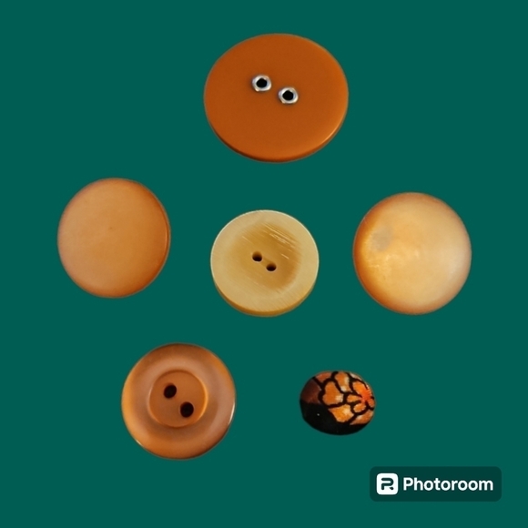 3/$30 Vintage Estate Orange Mother of Pearl Acrylic Buttons - Picture 1 of 5